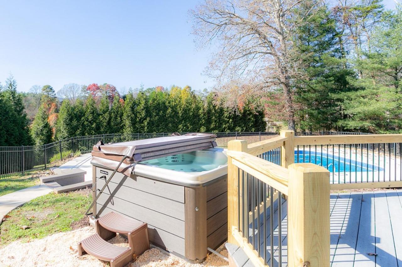 Luxurious House With Pool Near Asheville By Mighty Tree Properties Leicester Exteriér fotografie